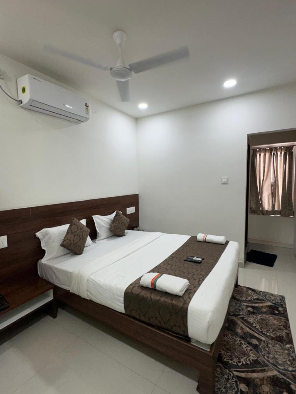 Hotel Queens Comfort Mysore Exterior foto